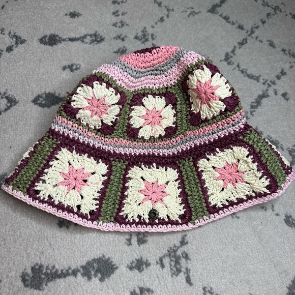 FREE PEOPLE Pura Vida X Peter Grimm Beachy Boho Crochet Granny Square Bucket Hat main image 3
